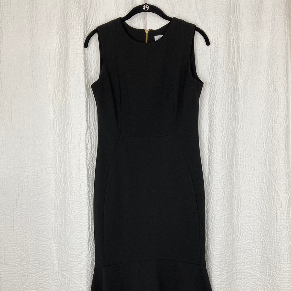 Calvin Klein Women’s LBD Bodycon Fit & Flare Tiered Dress sz 4